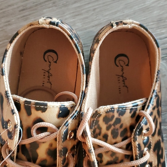 NWT Est. 1946 Leopard Sneakers - Picture 5 of 6